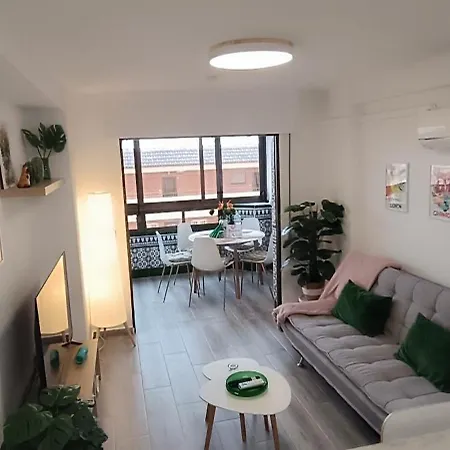 アパート Miramar Vibez トレビエハ